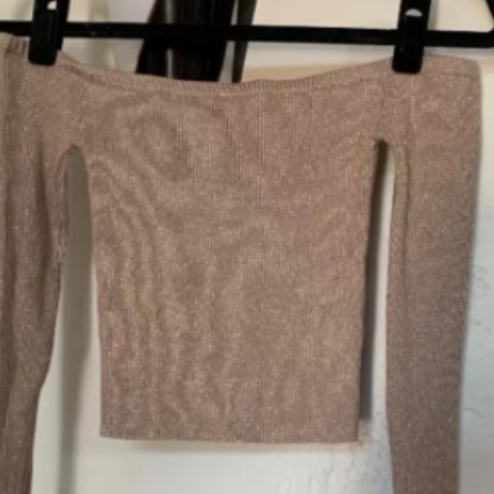 Kendall&Kylie off the shoulder sparkly pink long sleeve shirt. Size S